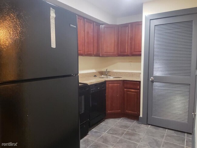 1512 N 17th St in Philadelphia, PA - Building Photo - Building Photo