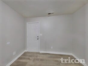 2437 Middle View Dr in Columbus, IN - Building Photo - Building Photo