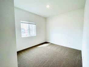 704 Colorado Ln in Fallon, NV - Building Photo - Building Photo