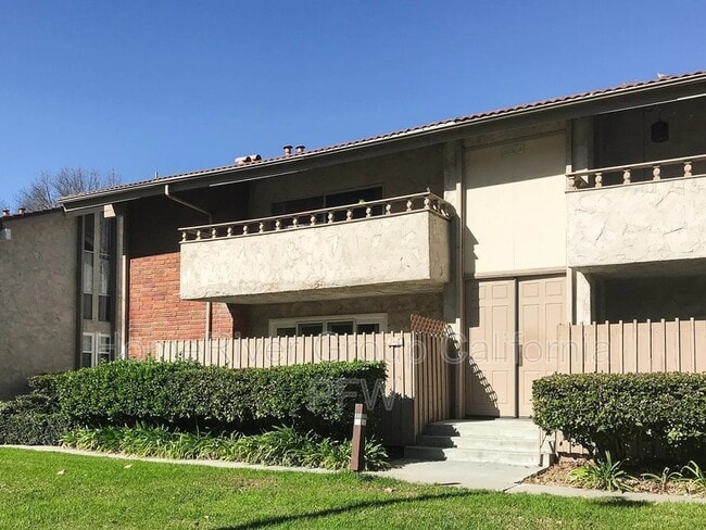 property at 31569 Lindero Canyon Rd