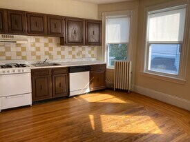 80 Robbins St in Waltham, MA - Building Photo