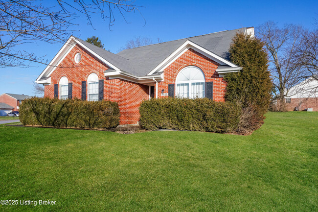 property at 4623 Wooded Oak Cir