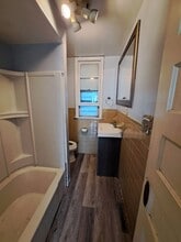 901 Nott St, Unit 1 Rear in Schenectady, NY - Foto de edificio - Building Photo