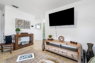 4301 Greenwood Ave in West Palm Beach, FL - Building Photo - Building Photo