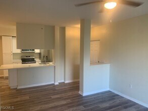 6321 Aragon Way in Ft. Myers, FL - Building Photo - Building Photo