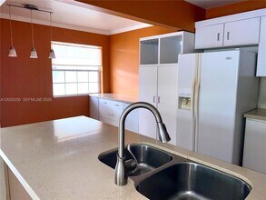 464 NE 210th Cir Terrace in Miami, FL - Building Photo - Building Photo