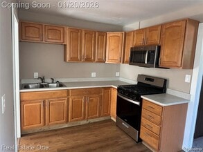 26122 Beverly Rd in Taylor, MI - Building Photo - Building Photo