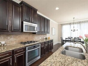 7860 Highland Bluff in Sandy Springs, GA - Building Photo - Building Photo