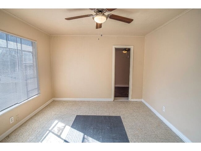 property at 1003 Poinsettia St