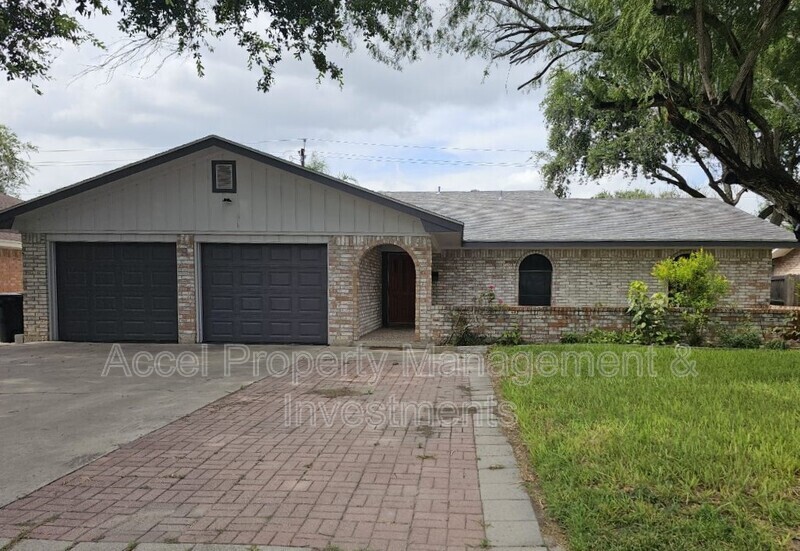 1412 Lark Ave in McAllen, TX - Building Photo