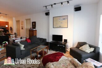 1407 N Wicker Park Ave, Unit 2 in Chicago, IL - Foto de edificio - Building Photo