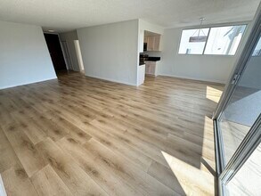 1547 N Hayworth Ave, Unit 101 in Los Angeles, CA - Building Photo - Building Photo