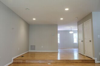 2751 Sweet Clover Ct in Silver Spring, MD - Building Photo - Building Photo