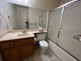 1114 Cedar Creek Dr in Modesto, CA - Building Photo