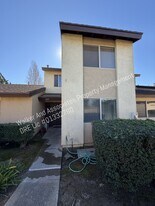 225 E Rice Ranch Rd in Santa Maria, CA - Building Photo