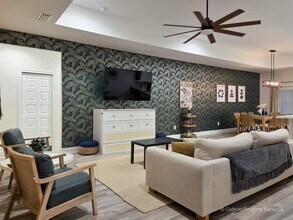 4460 NW 19th St in Gainesville, FL - Building Photo - Building Photo