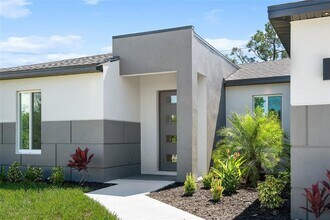 24510 SW Kingsway Cir in Punta Gorda, FL - Building Photo - Building Photo