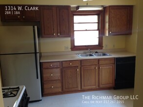 1314 W Clark St in Champaign, IL - Building Photo - Building Photo