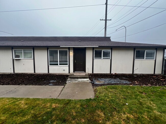1020 S 51st Ave in Yakima, WA - Building Photo - Building Photo