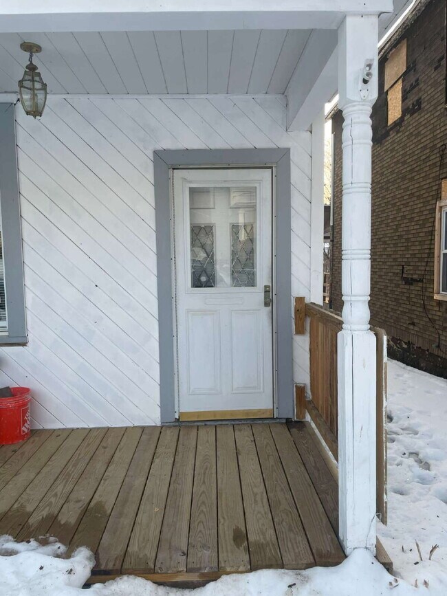 618 Penn Ave in Midland, PA - Foto de edificio - Building Photo