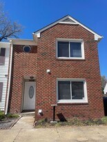 721 Rock Creek Ct in Virginia Beach, VA - Building Photo
