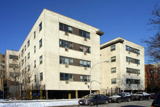 The Marshfield on Howard Street in Chicago, IL - Building Photo - Building Photo