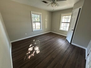 1121 S Wells St in Pampa, TX - Foto de edificio - Building Photo