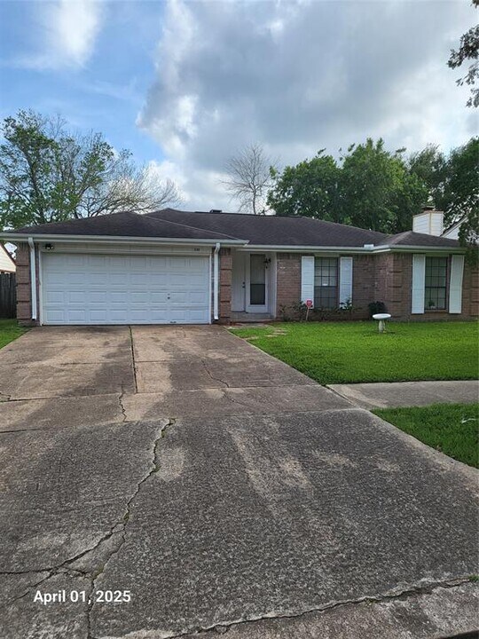 3134 Sam Houston Dr in Sugar Land, TX - Building Photo
