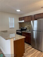 818 NE 14th Pl-Unit -2 in Fort Lauderdale, FL - Building Photo - Building Photo