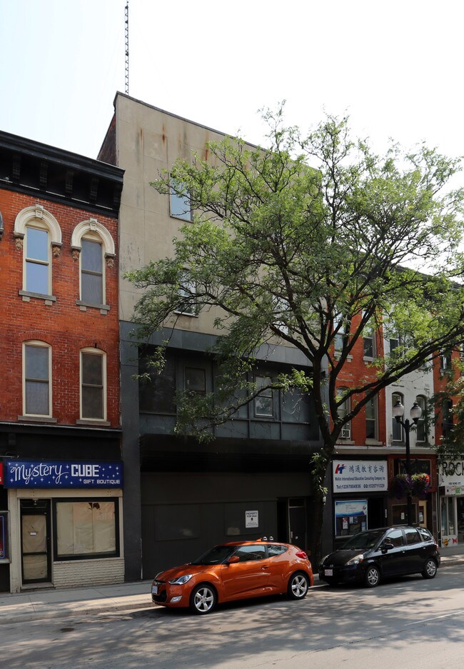 193 King St E