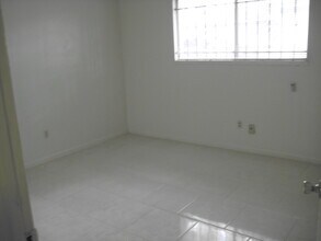 959 W Nelda Rd in Houston, TX - Building Photo - Building Photo
