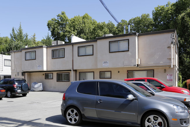 E Street Apartments in Sacramento, CA - Building Photo - Building Photo