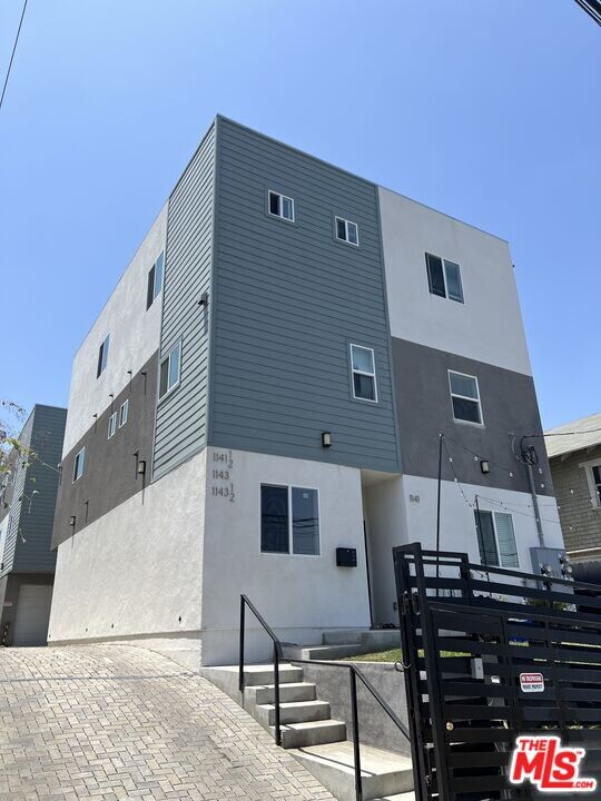 1143 Irolo St in Los Angeles, CA - Building Photo