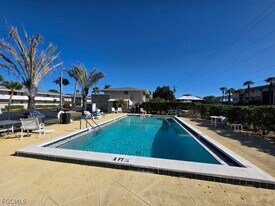 335 Joel Blvd in Lehigh Acres, FL - Building Photo