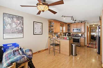 5363 N Mont Clare Ave in Chicago, IL - Building Photo - Building Photo