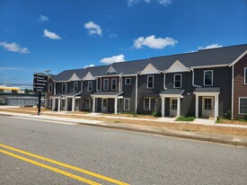 111 Dinwiddie Ave in Blackstone, VA - Building Photo