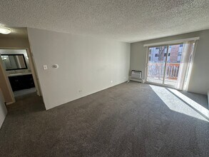 2835 S Monaco St Pkwy in Denver, CO - Building Photo - Building Photo