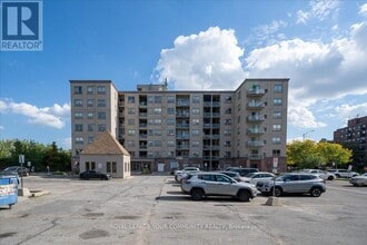 7405 Goreway Dr in Mississauga, ON - Building Photo - Building Photo