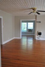 701 W Sycamore St in Denton, TX - Building Photo - Building Photo