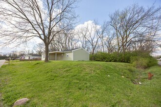1810 Tanis Dr in Grove City, OH - Building Photo - Building Photo
