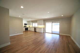 4722 S Taylor Dr in Tempe, AZ - Building Photo - Building Photo
