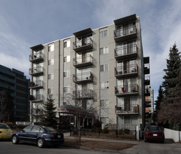 Parkview Plaza in Calgary, AB - Building Photo - Building Photo