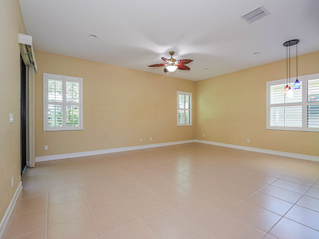 5526 40th Ave in Vero Beach, FL - Building Photo - Building Photo