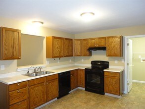 5423 Twin Bridge Ct in Indianapolis, IN - Building Photo - Building Photo