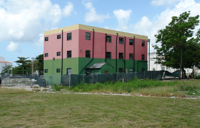 925 NW 2nd Ct in Miami, FL - Building Photo - Building Photo