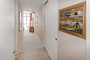 1750 Avenida Del Mundo in Coronado, CA - Building Photo