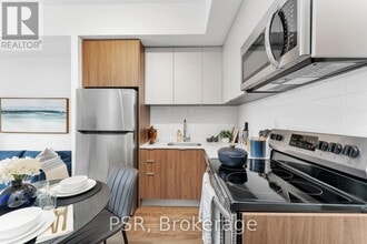 39 Danforth Rd in Toronto, ON - Building Photo - Building Photo