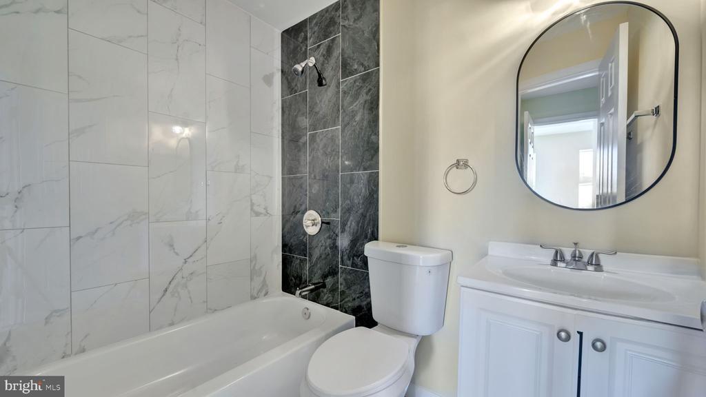 307 S Smallwood St in Baltimore, MD - Building Photo