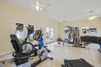 1664 Beach Blvd in Biloxi, MS - Foto de edificio - Building Photo