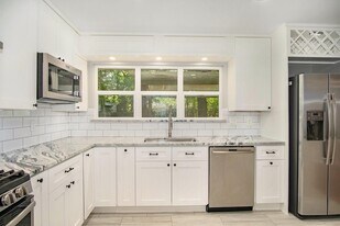 4602 Kinglet St in Houston, TX - Building Photo